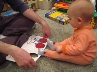 Un bebé conoce los libros
