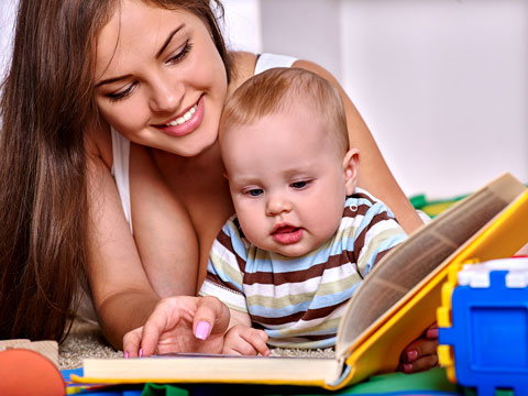 Compartiendo libros con su bebé